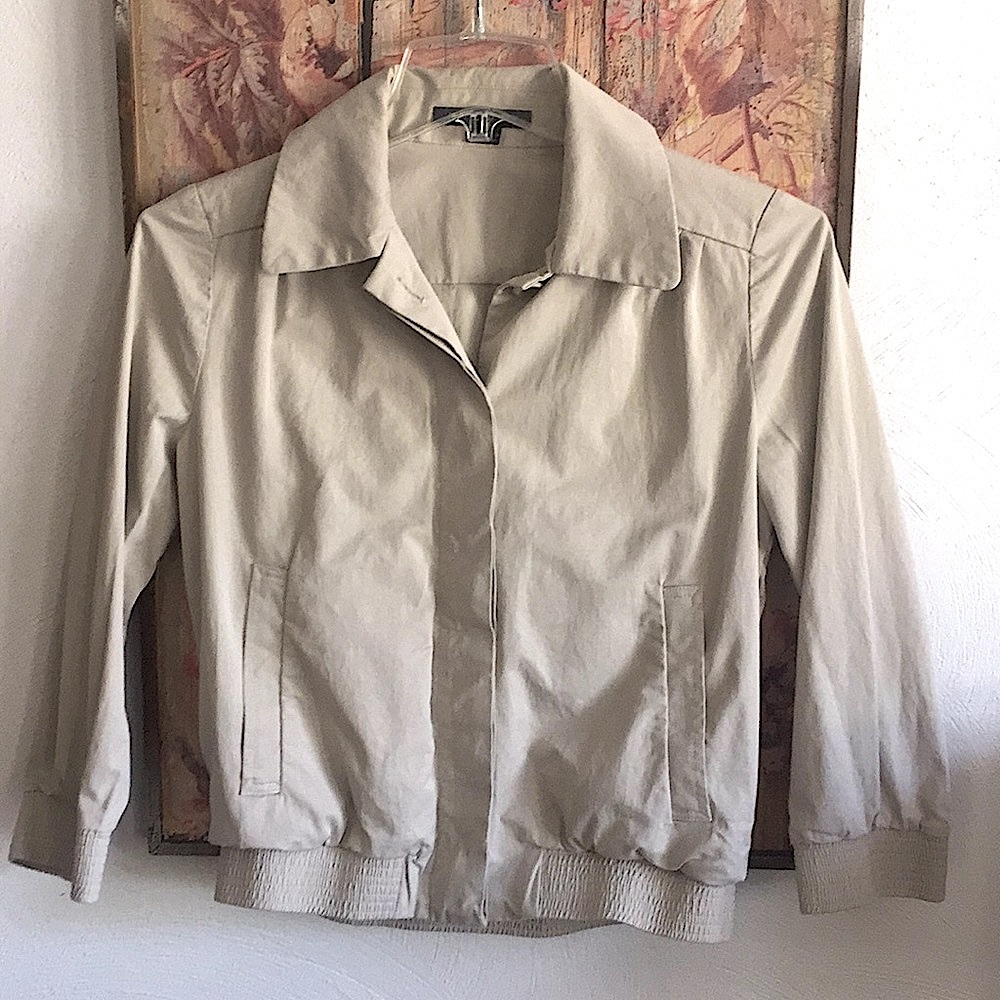 NEW THEORY BRAND NEUTRAL TAN STRETCH FITTED  BOMBER JACKET CROP BLAZER 2